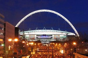 Wembley_Stadium,_illuminated wiki