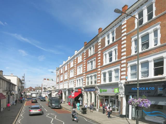 Earlsfield, Southfields and Wimbledon — Food and social life